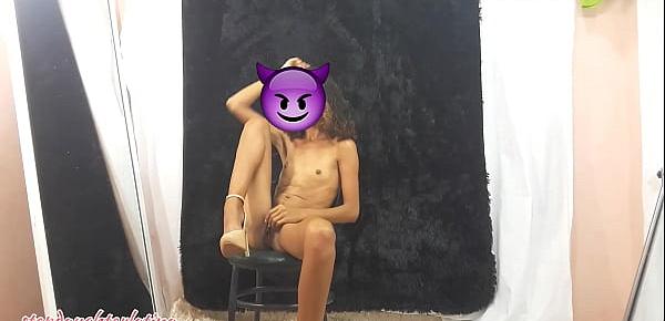  Esta sesión fotográfica la hice mostrando mis tetitas y mi vagina y culo para el nuevo novio de mi mami @Elver Vicioso